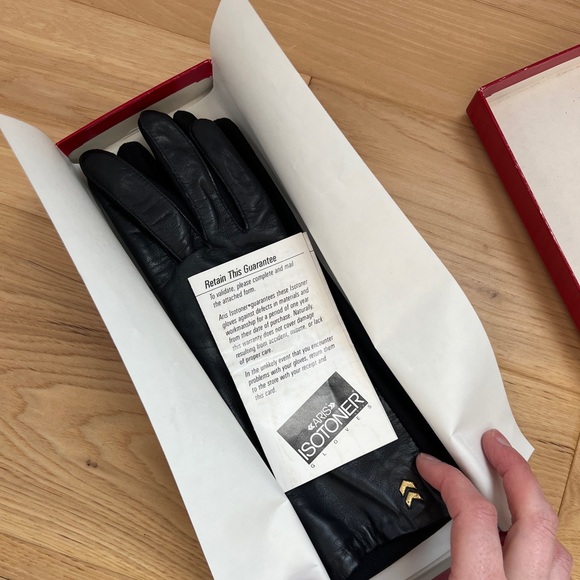 Isotoner Gloves, Dress Leather, Antron Lined - Picture 2 of 3